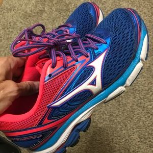 Mizuno Wave Inspire 13 running shoes
